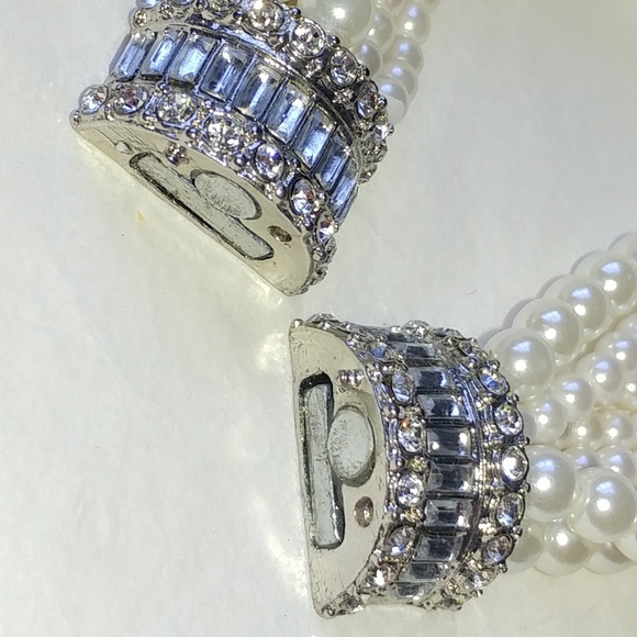 7-STRAND FAUX PEARL BRACELET WITH HUGE RHINESTONE CLASP - Picture 4 of 8